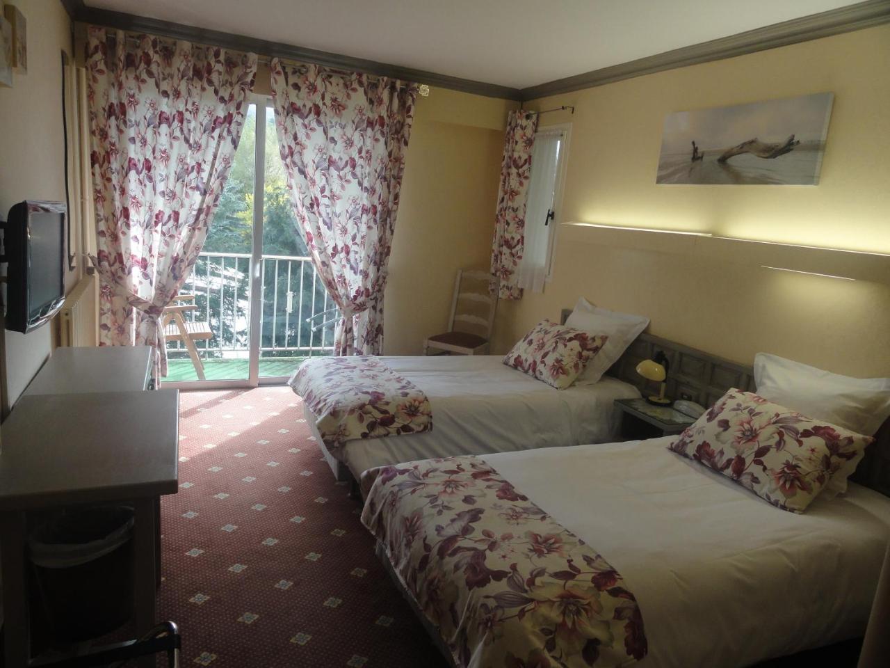 Le Jardin Hotel Saillagouse Buitenkant foto