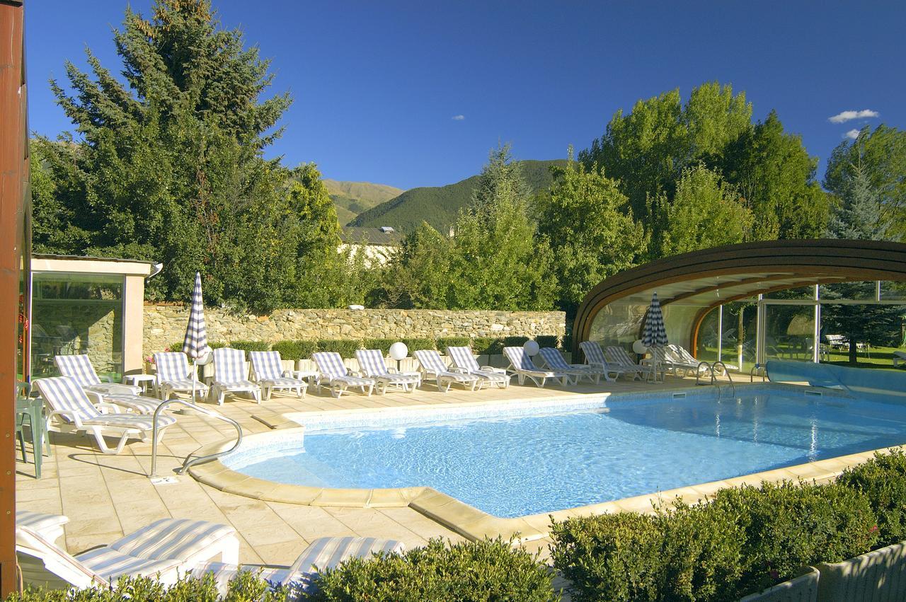 Le Jardin Hotel Saillagouse Buitenkant foto