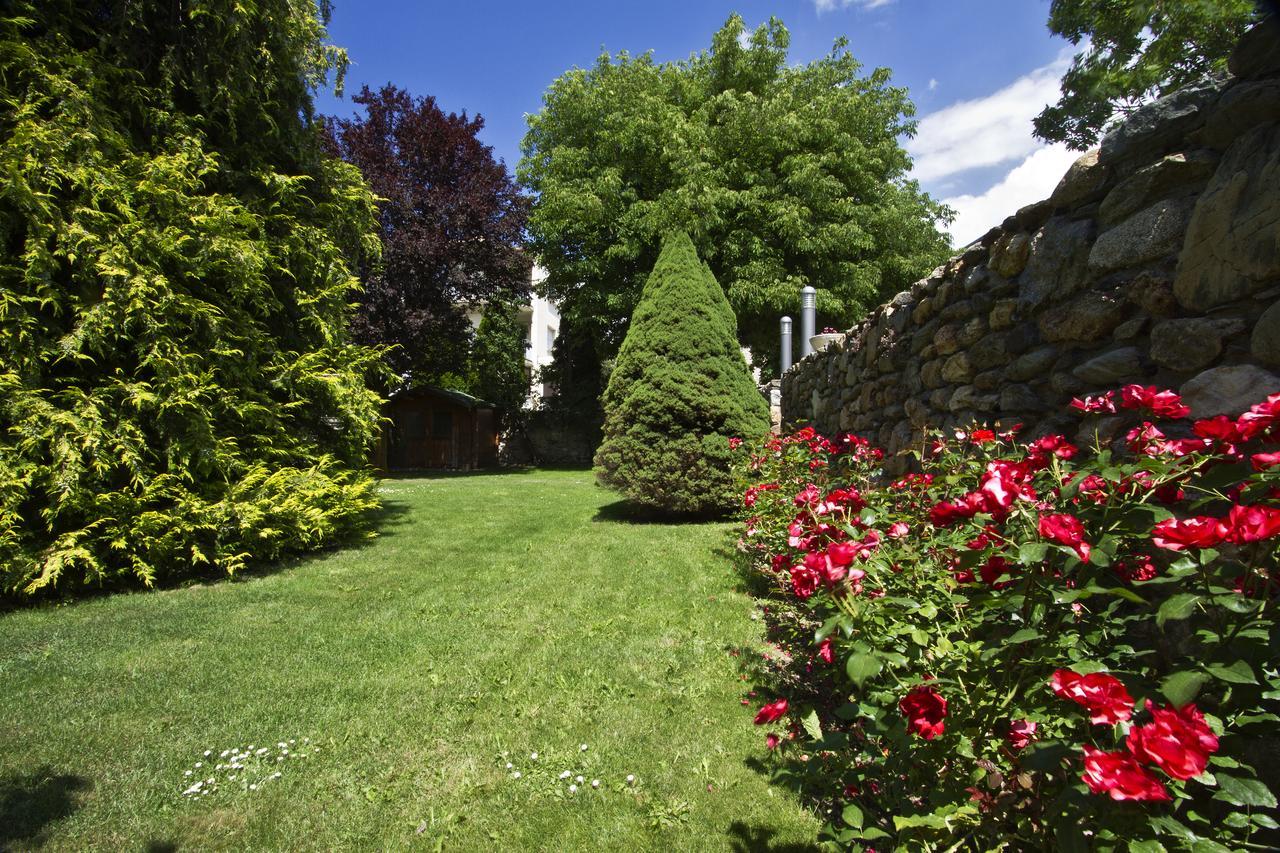 Le Jardin Hotel Saillagouse Buitenkant foto